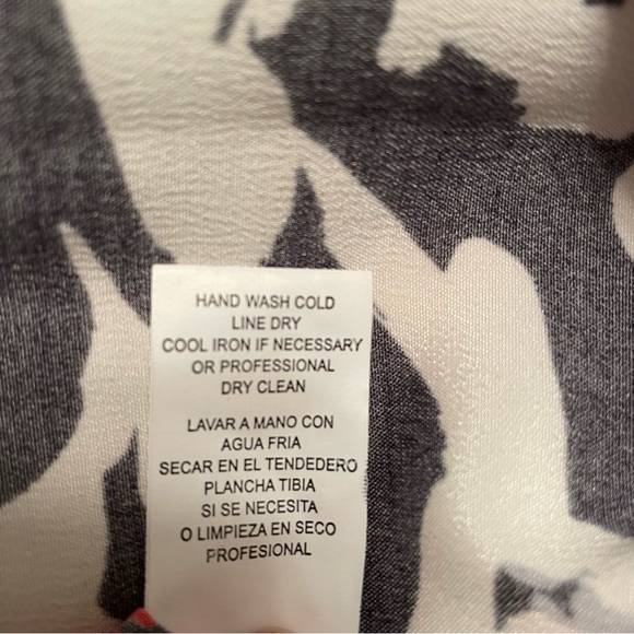 EUC - City Triangles Estilo Dress in Black/White/Red - 5 - Picture 7 of 8